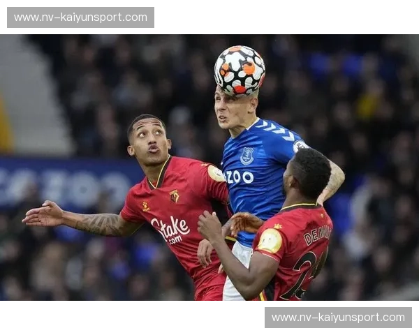 蓝色的荣耀与黄色的不屈:埃弗顿与沃特福德的英伦足球史诗 蓝色的荣耀与黄色的不屈:埃弗顿与沃特福德的英伦足球史诗